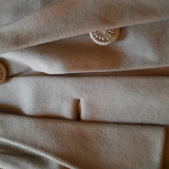 Natalie Green Coat - Picture 2 of 11